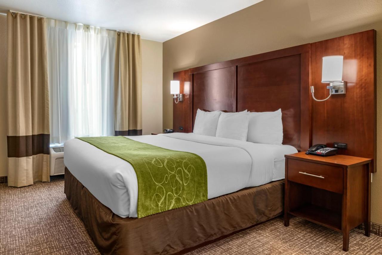 คอมฟอร์ต สวีท เฟิร์นลีย์ Hotel ภายนอก รูปภาพ