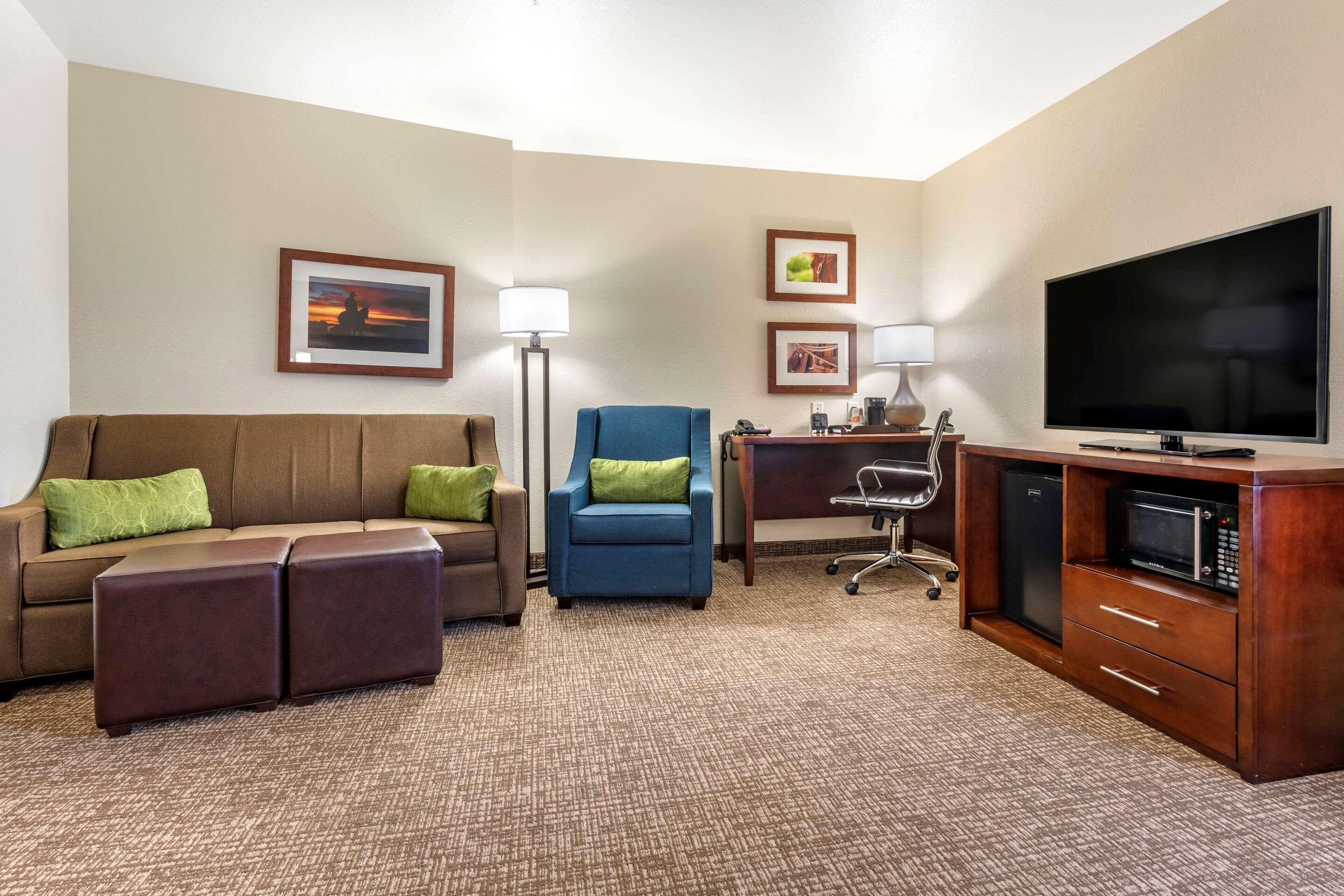 คอมฟอร์ต สวีท เฟิร์นลีย์ Hotel ภายนอก รูปภาพ