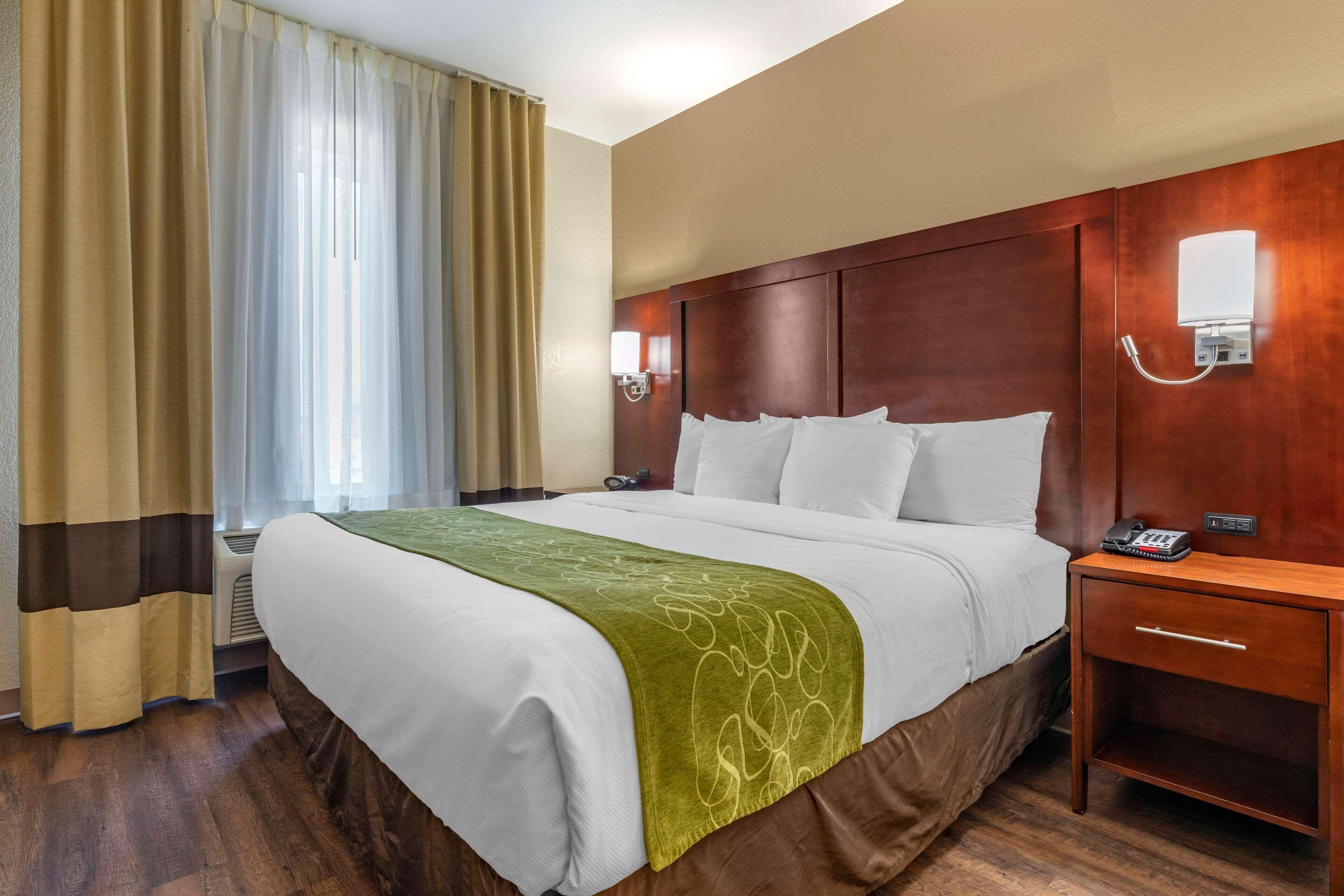 คอมฟอร์ต สวีท เฟิร์นลีย์ Hotel ภายนอก รูปภาพ