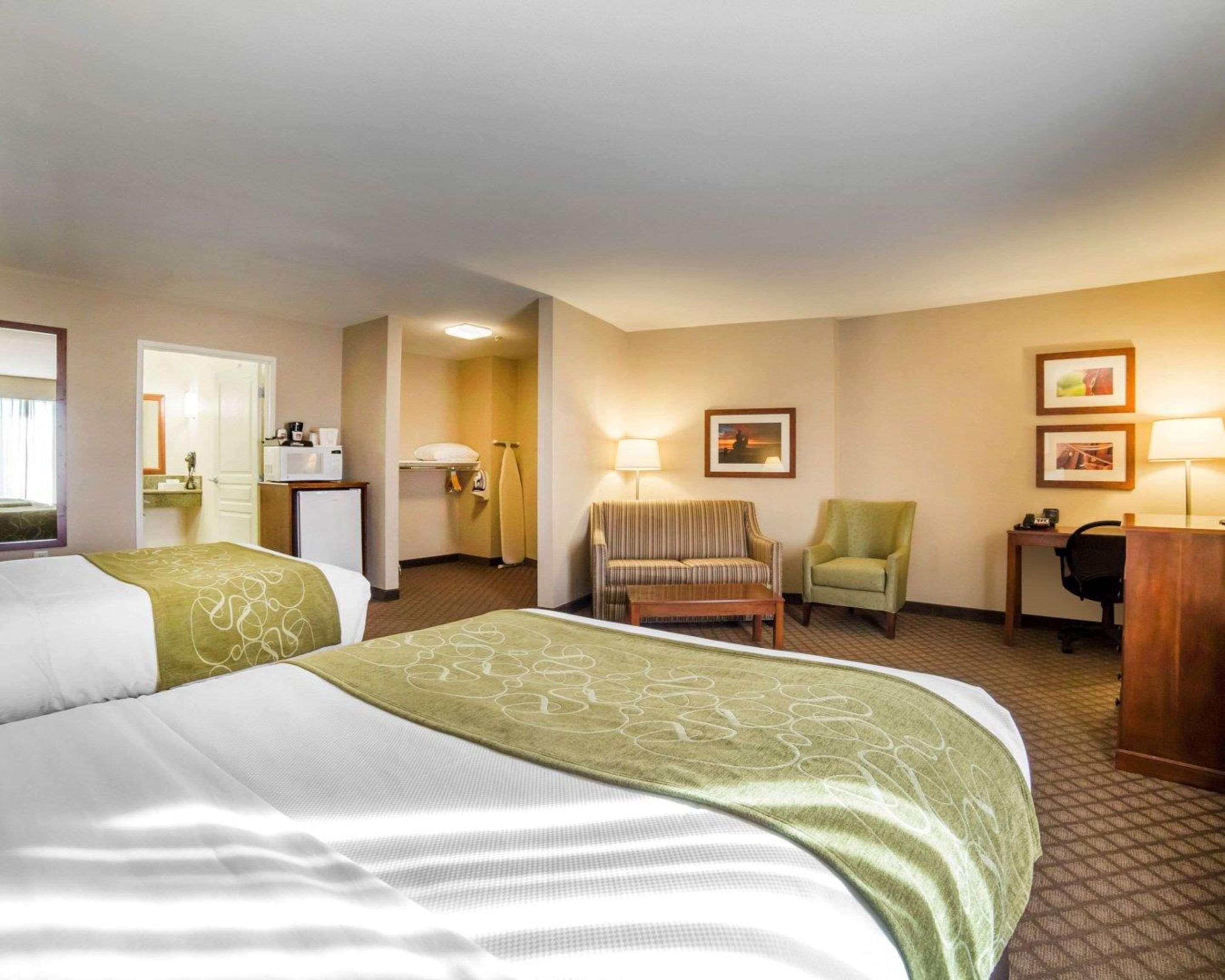 คอมฟอร์ต สวีท เฟิร์นลีย์ Hotel ภายนอก รูปภาพ