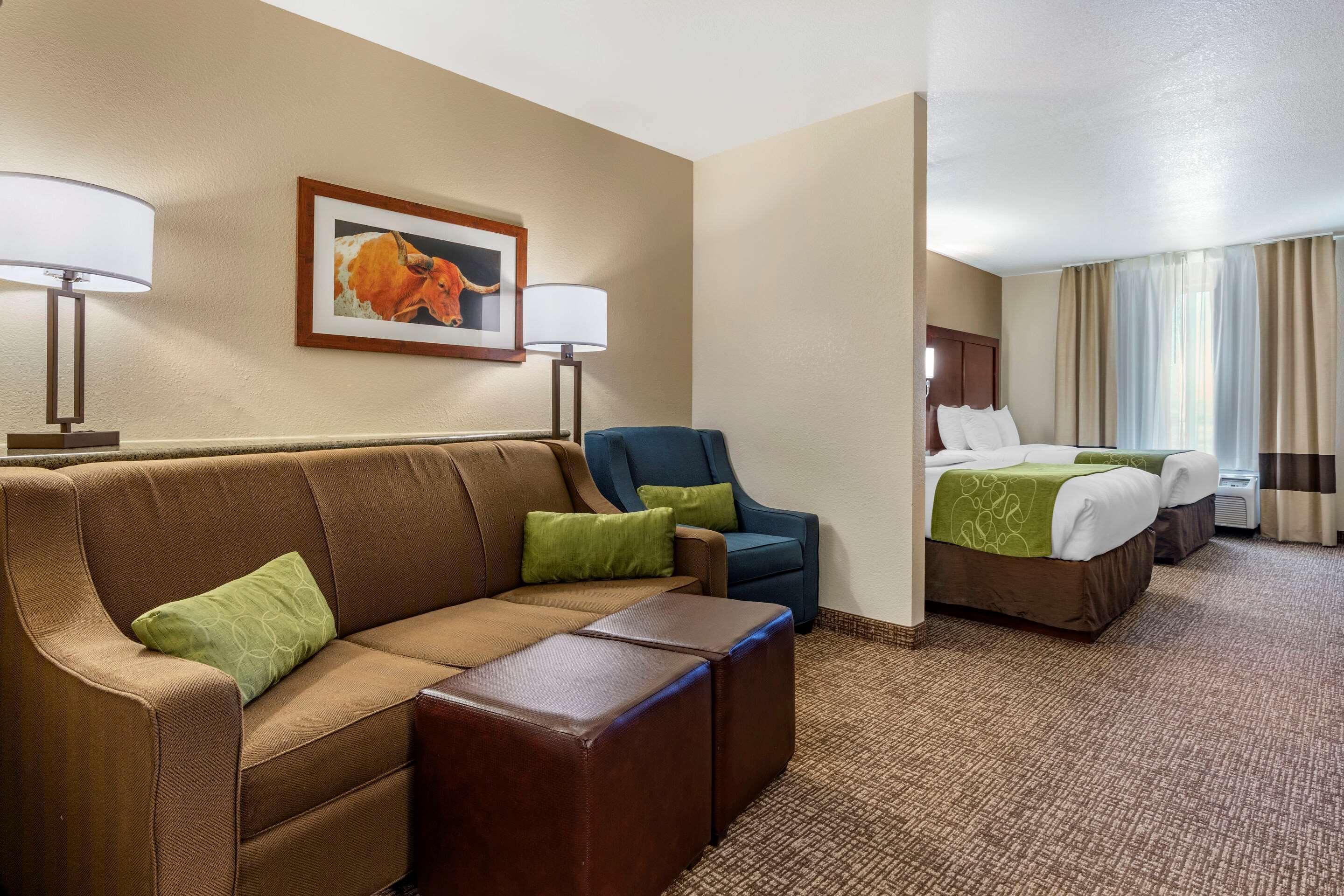 คอมฟอร์ต สวีท เฟิร์นลีย์ Hotel ภายนอก รูปภาพ