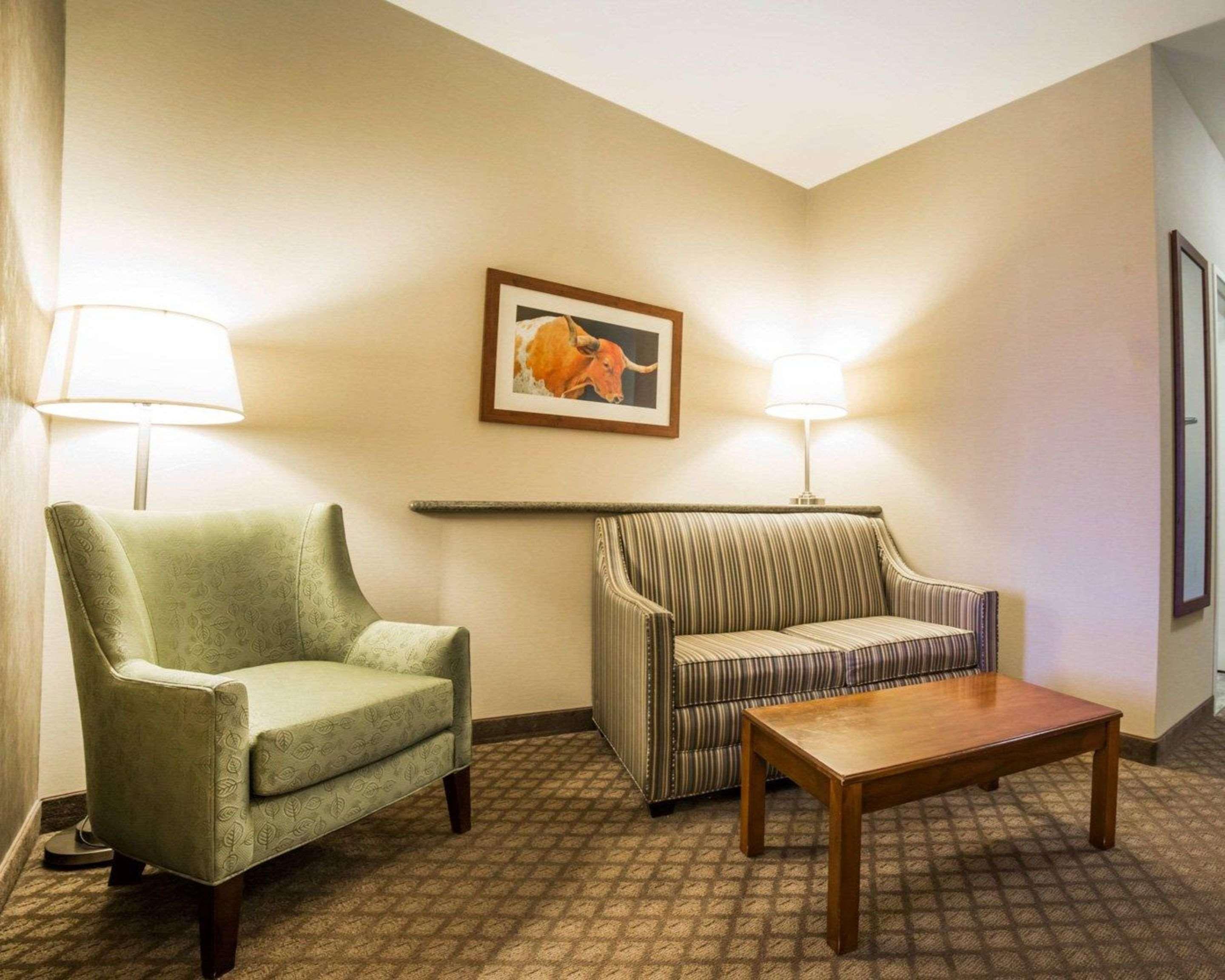 คอมฟอร์ต สวีท เฟิร์นลีย์ Hotel ภายนอก รูปภาพ