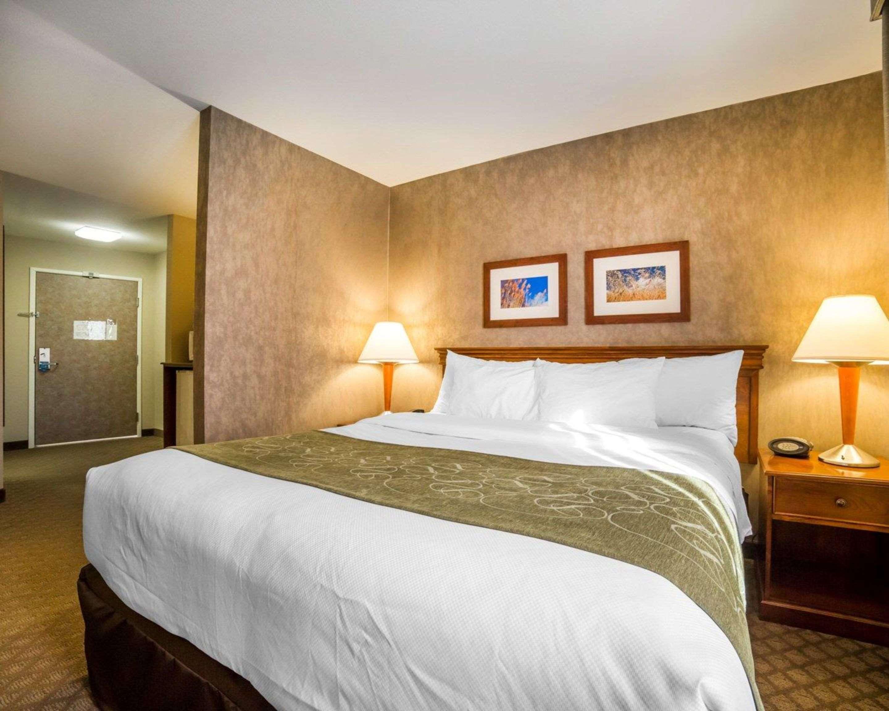 คอมฟอร์ต สวีท เฟิร์นลีย์ Hotel ภายนอก รูปภาพ