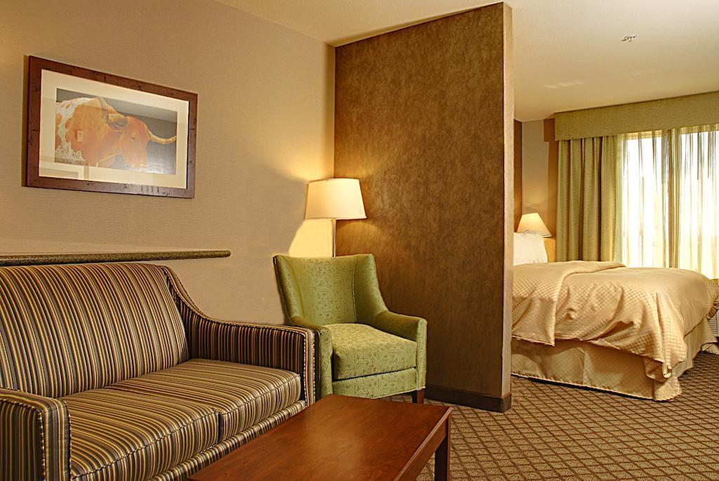 คอมฟอร์ต สวีท เฟิร์นลีย์ Hotel ภายนอก รูปภาพ