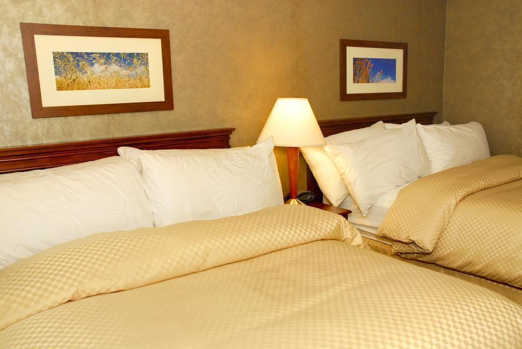 คอมฟอร์ต สวีท เฟิร์นลีย์ Hotel ภายนอก รูปภาพ