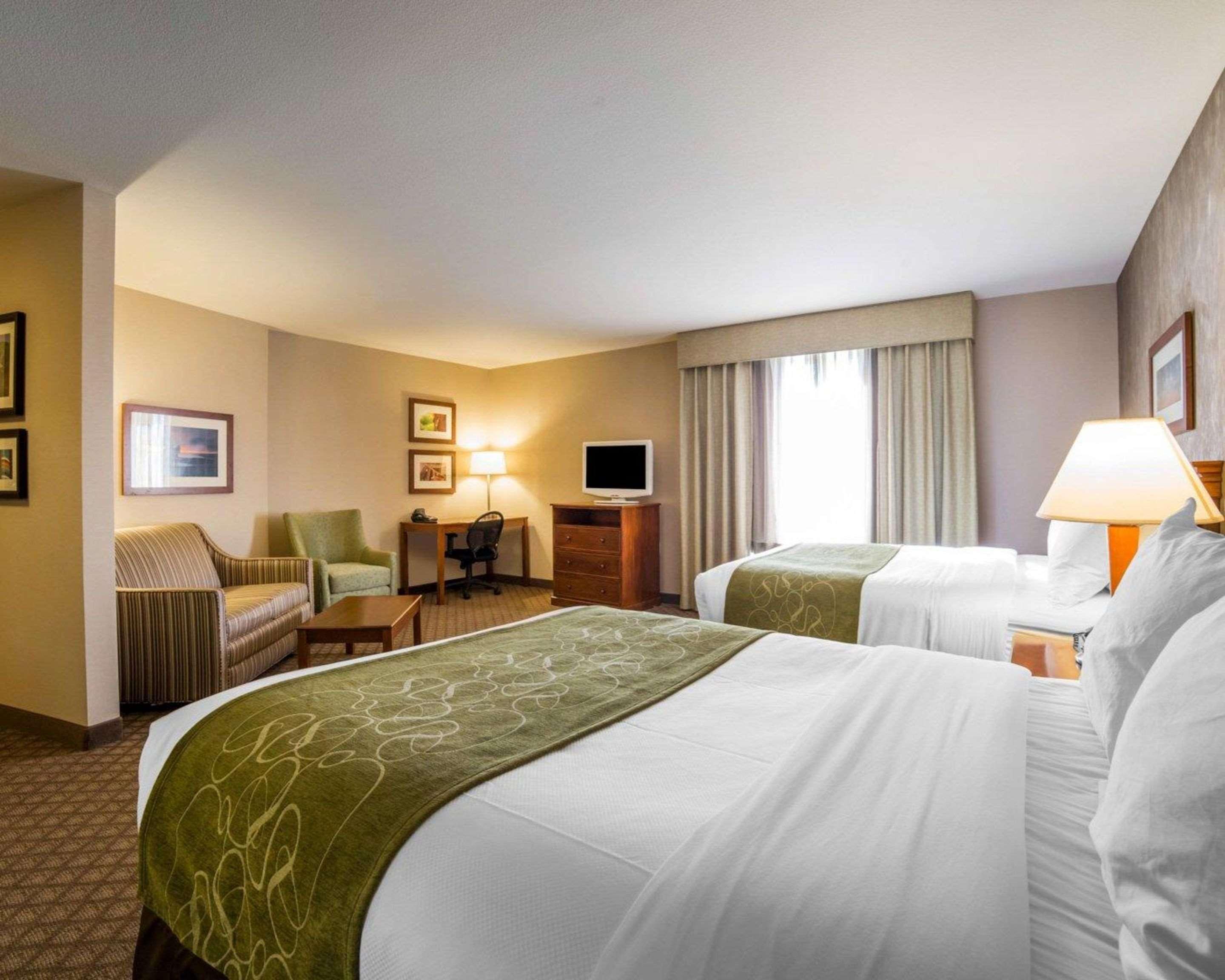 คอมฟอร์ต สวีท เฟิร์นลีย์ Hotel ภายนอก รูปภาพ